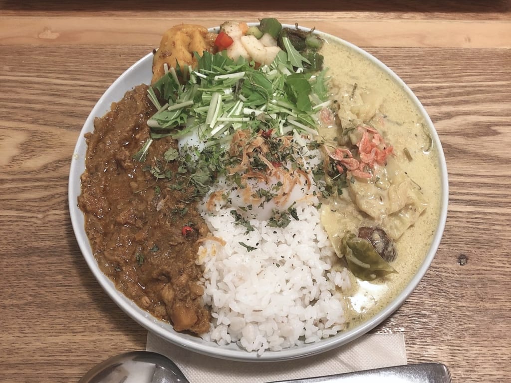 アオヤギ食堂のあいがけカレー