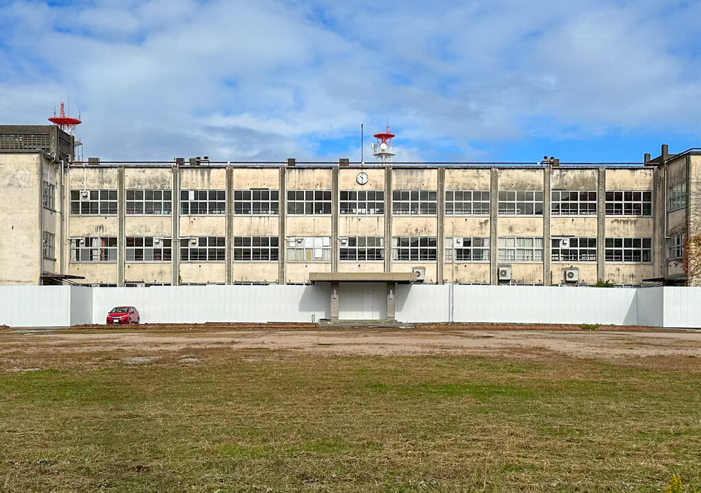 旧八人町小学校