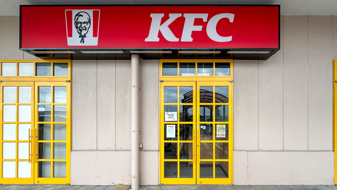 KFCアピタ富山東店の外側入り口