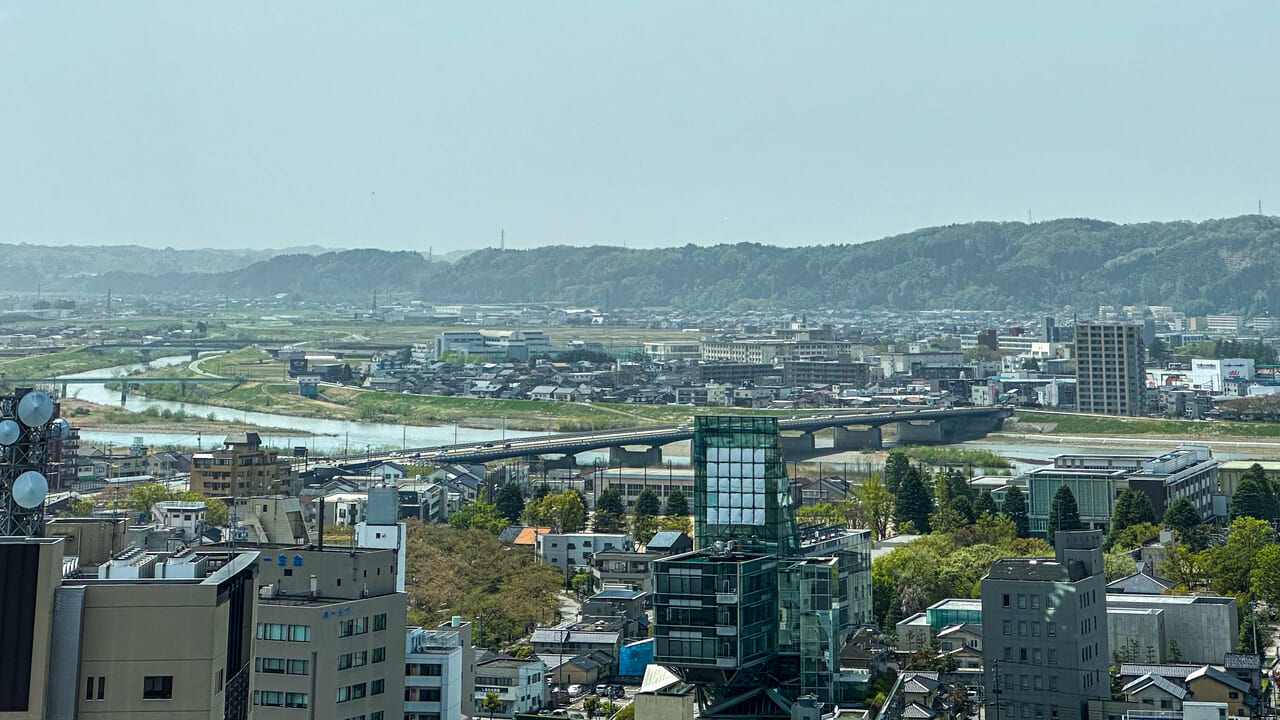 富山市役所展望塔からの眺め