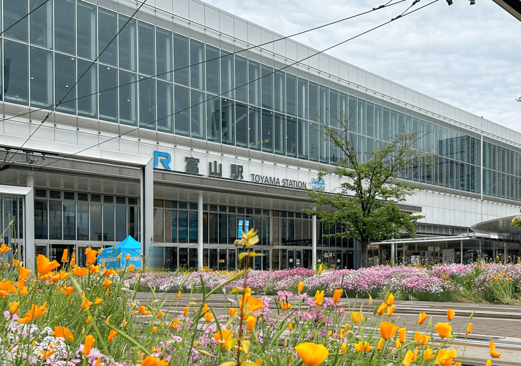 富山駅南口