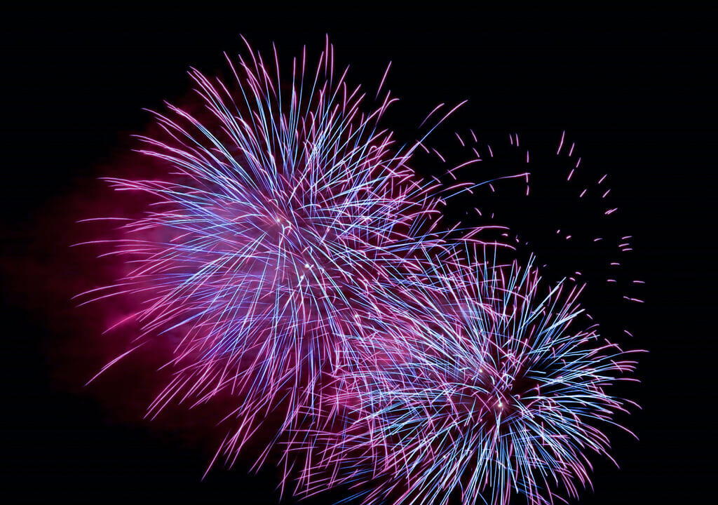 夜空を彩る打ち上げ花火