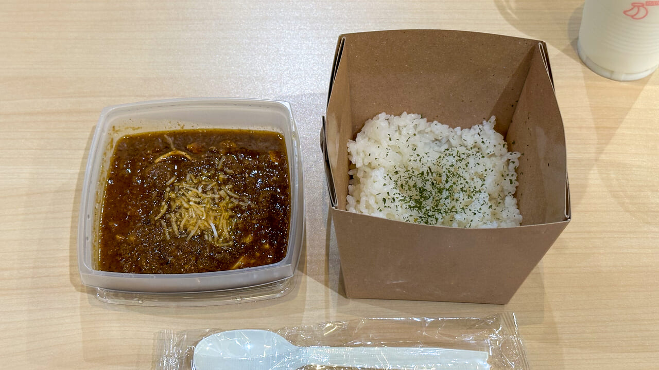 インド料理シャルマ×K-MEATのカレー弁当の中身